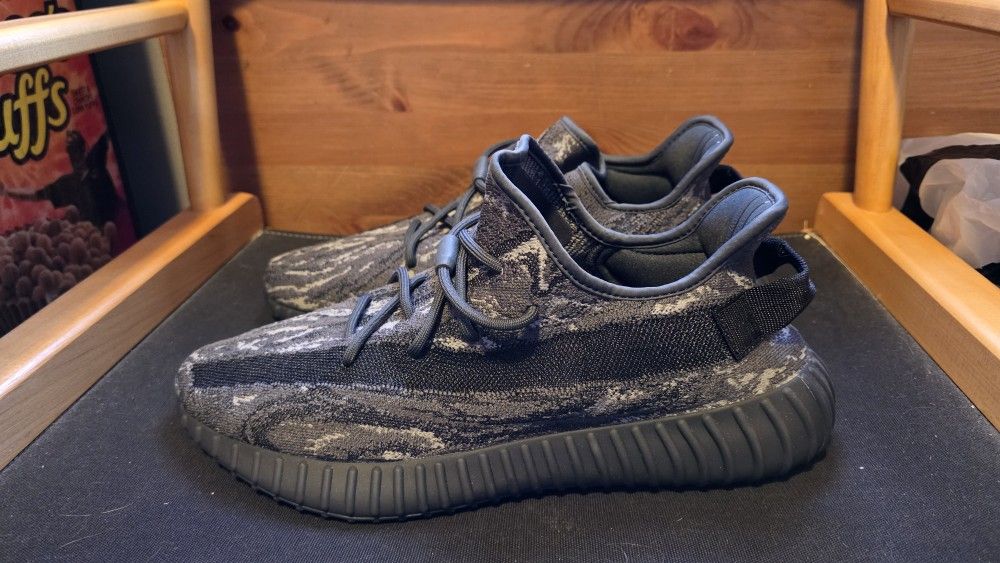 adidas Yeezy Boost 350 V2 Low MX Dark. Fast Ship Men's 12.5