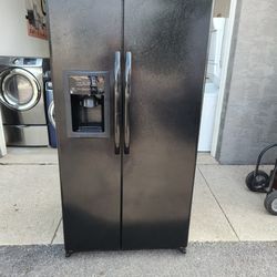 GE SIDE BY SIDE REFRIGERATOR DELIVERY IS AVAILABLE 