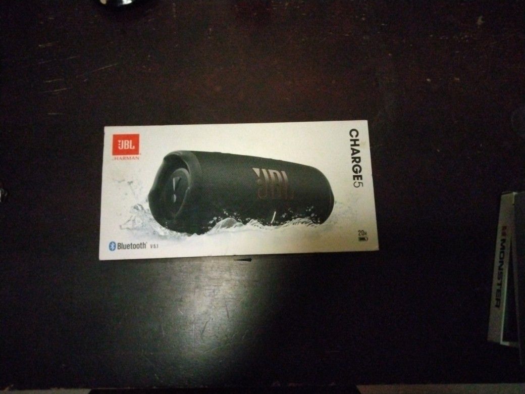 JBL Charge 5
