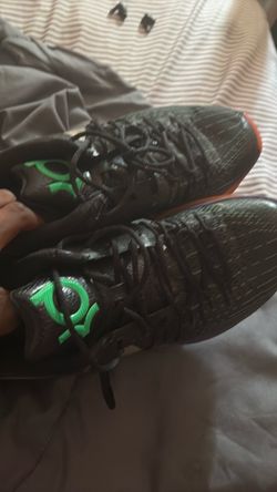 KD basketball sneakers