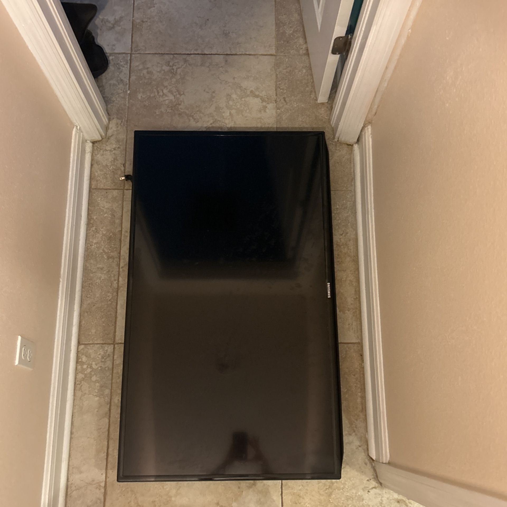 40” TV