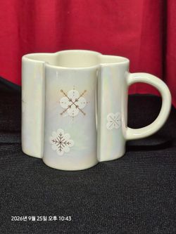 Rare Starbucks Japan 2022 Holiday Snowflake Clover Pearl Mug (12oz)$39 OBO