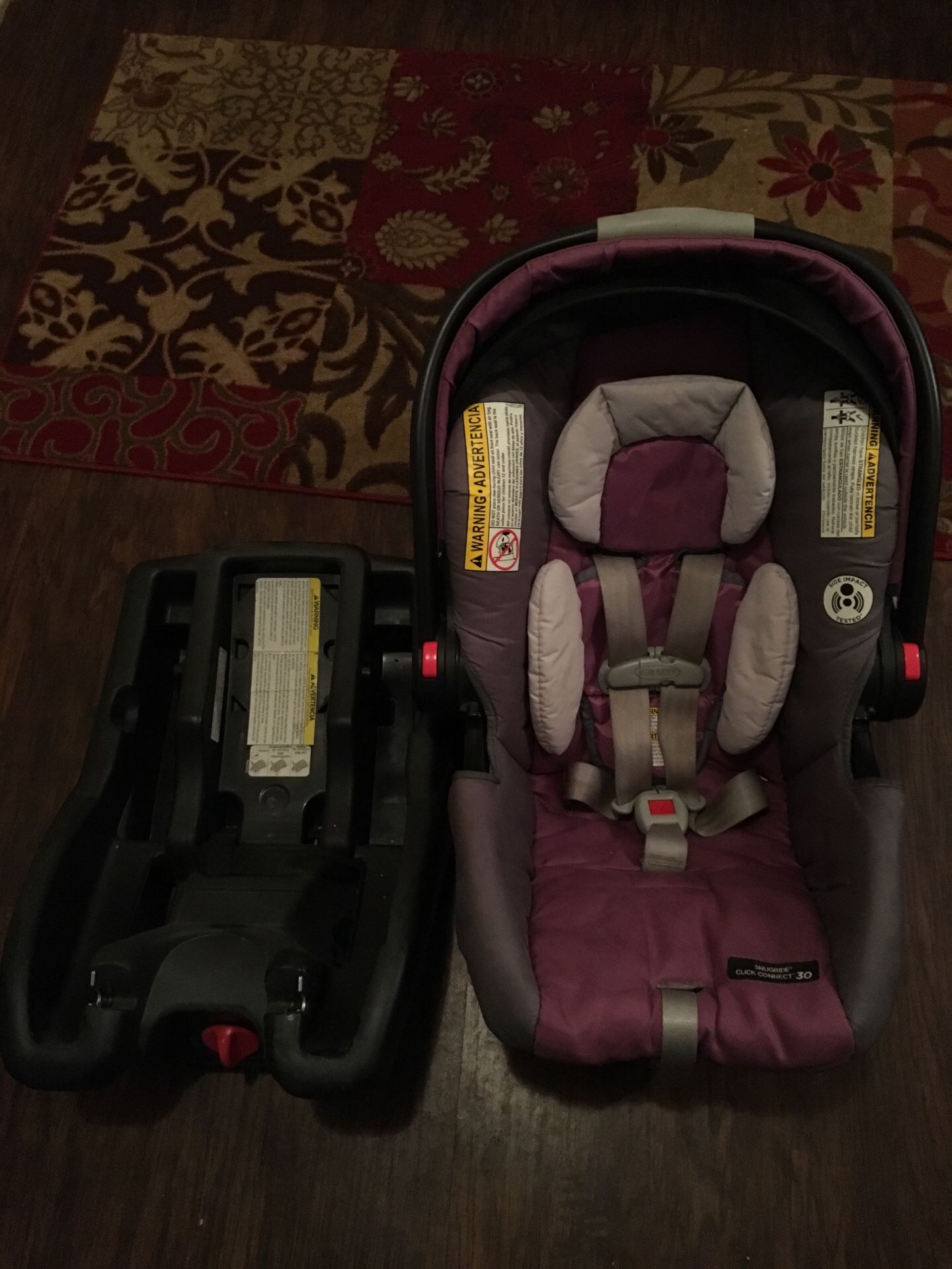 EXCELLENT CONDITION INFANT CARSEAT and BASE