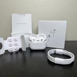 APPLE HEADSETS PRO 2nd GENERATION MAGSAFE CHARGING