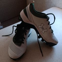Under Armour Baseball Cleats Size 7