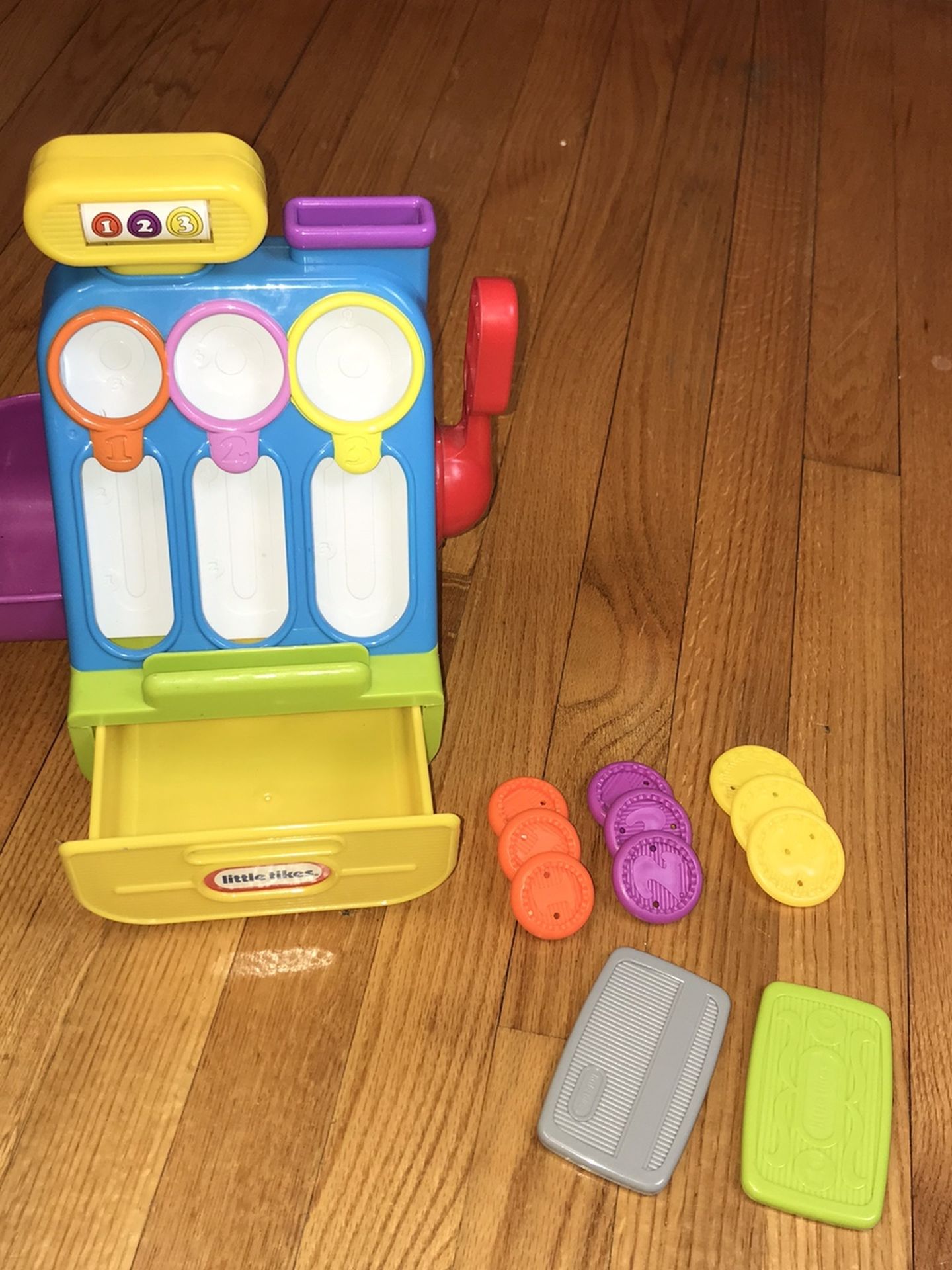 Little Tikes Cash register in great clean condition includes all original accessories