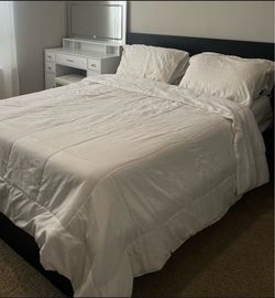 Queen bed set