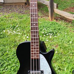 Gretsch G2202 Bass Guitar And Fender Frontman 15B Amp
