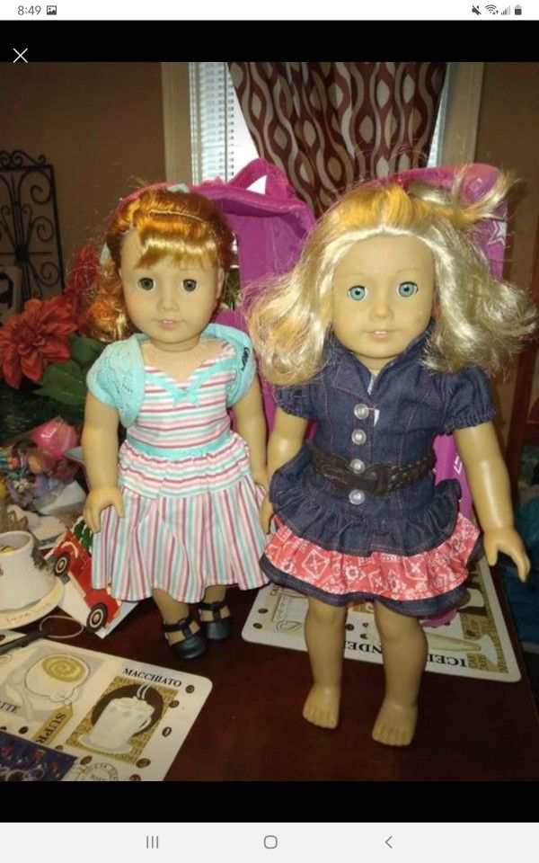 AMERICAN GIRL DOLLS & CARRY CASES