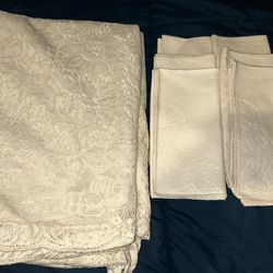 Antiques  Decorative Lace Oval Dining Room Table Cloth, Napkins & 1 Pole Top Valance