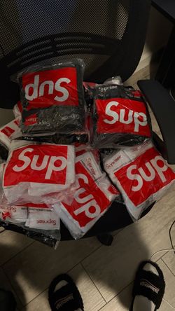 Supreme socks