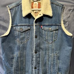 Levi’s Men’s Denim Vest XL