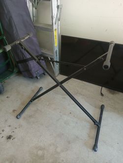 PIANO STAND