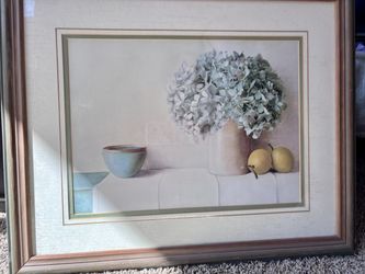 Beautiful Framed Hydrangea Wall Art - Solid Wood Frame 🖼️