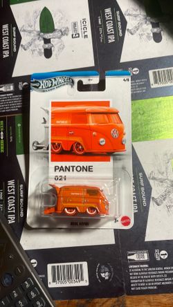 Hot wheels Pantone kool kombi silver series