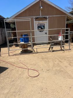 Pipe corral with door