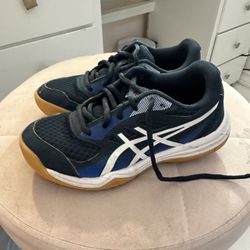 Girls Volleyball Shoes Size 2
