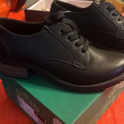 Eastland Women’s Medium Size 9 Trish Black. 
