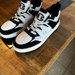 Perfect pair of Champion Pandas like Nike Pandas. Mens size 13 The are the Champion version o