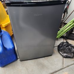 Hisense Mini Fridge