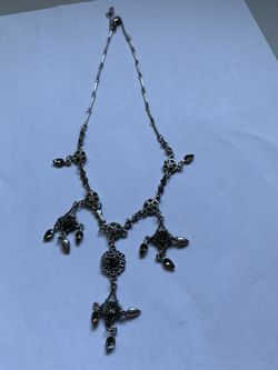 Women’s necklace