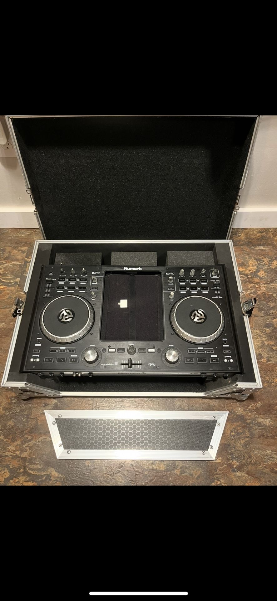 Numark IDJPRO DJコントローラー 限定値下げ Numark DJ Controller