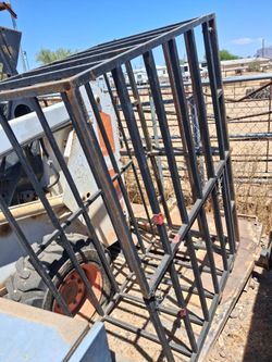 Hitch cage - Approx 2x5x4
