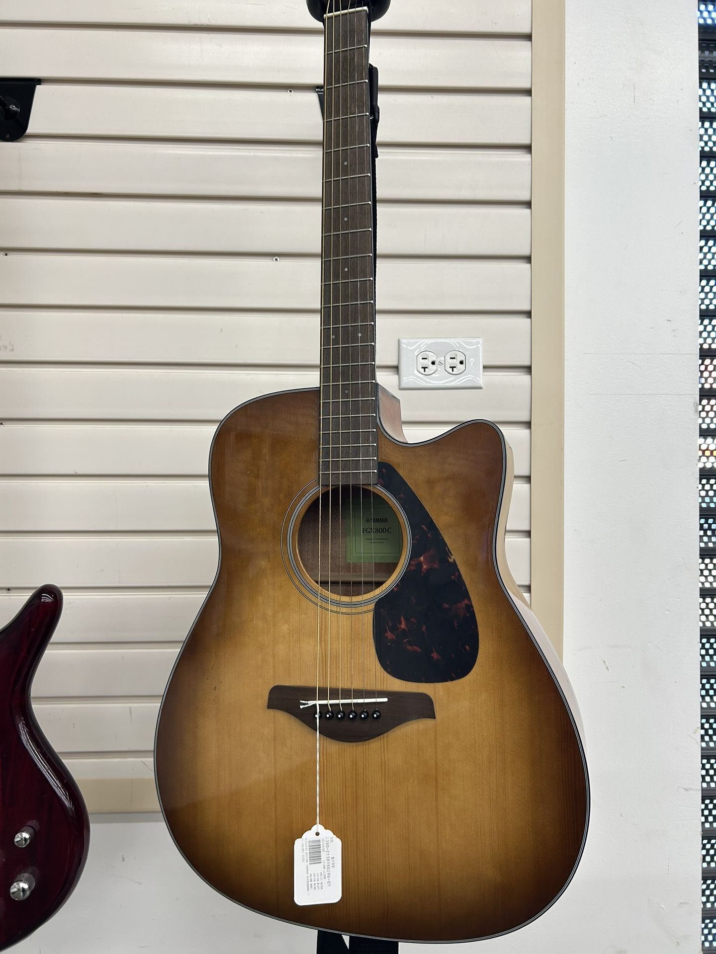 Yamaha Acoustic Guitar