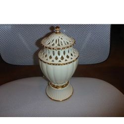 Lenox Ivory FLORENTINE AND PEARL Illuminations CANDLE- 24k Gold Trim -  NEW