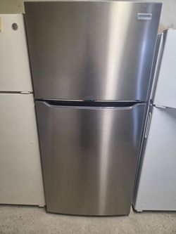 Frigidaire Top And Bottom Refrigerator Apartment Size Store Return New Condition minor Cosmetic Issues warranty Financing With Snap If You Qualify