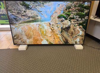 75 LG 4K smart HDTV light scratch inside screen as is no warranty $249