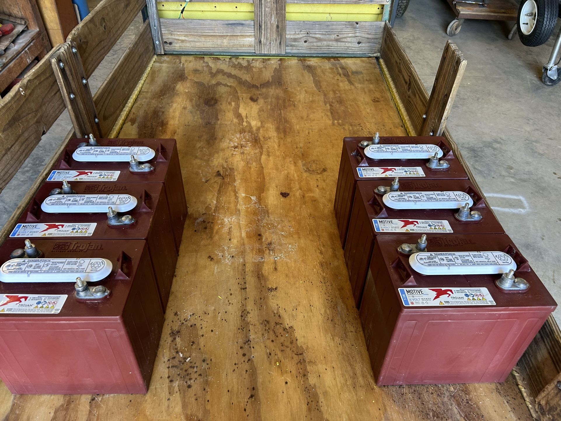 Trojan T-105 6V batteries. Check my other listings for more available items.