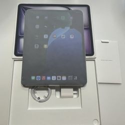 Brand New Never Used Unlocked  iPad Air 13’ M3 Chip 7th Gen ( 2025) WiFi + Cellular 128 GB -  Space Gray 