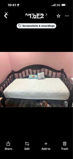 Daybed/no mattress