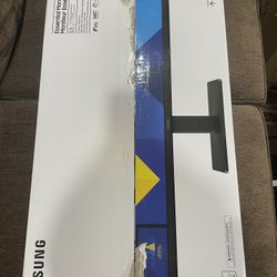 Samsung Essential Monitor