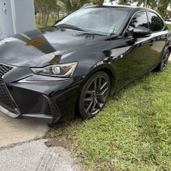 2017 Lexus is 200t 