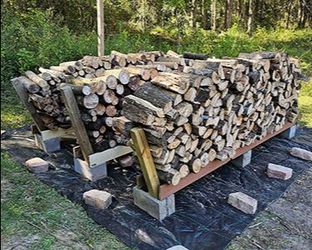 PREMIUM DRY FIREWOOD