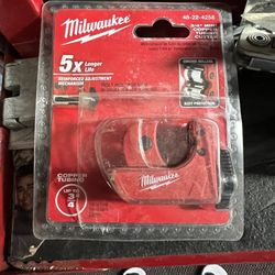Milwaukee 3/4 in. Mini Copper Tubing Cutter 48-22-4258