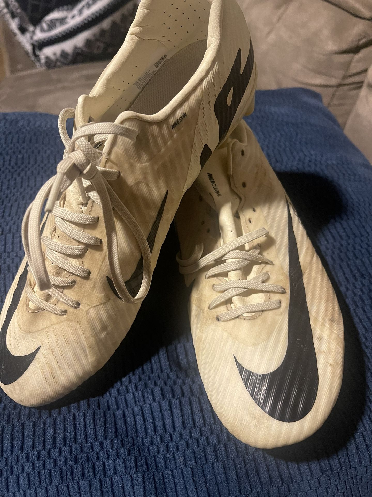 Nike Mercurial Vapor 15 Academy soccer Cleats
