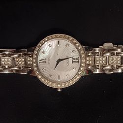 Seiko Women's Solar V115-0CN0 Gold Tone Stainless Steel Swarovski Crystals Watch