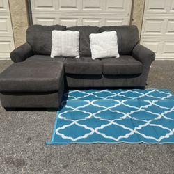 GRAY SECTIONAL COUCH W/ FREE DELIVERY 