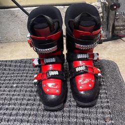 Nordic’s Kids Ski Boots 20-21.5