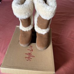 New Boots Sz 5