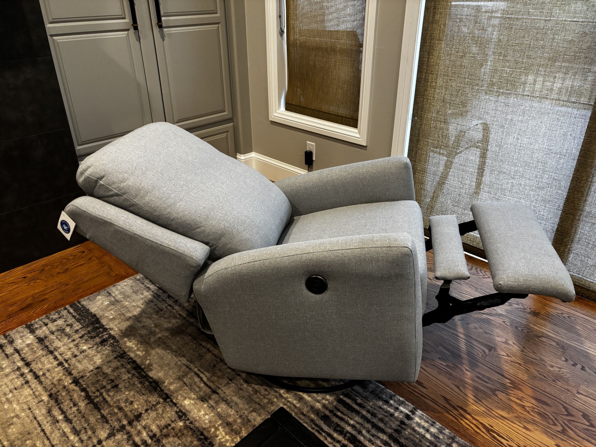 Swivel Power Recliner