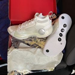 New  Way of Wade 10, men’s sizes 7.5 