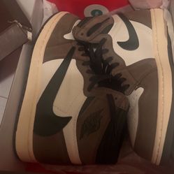 TravisScott Size 9.5