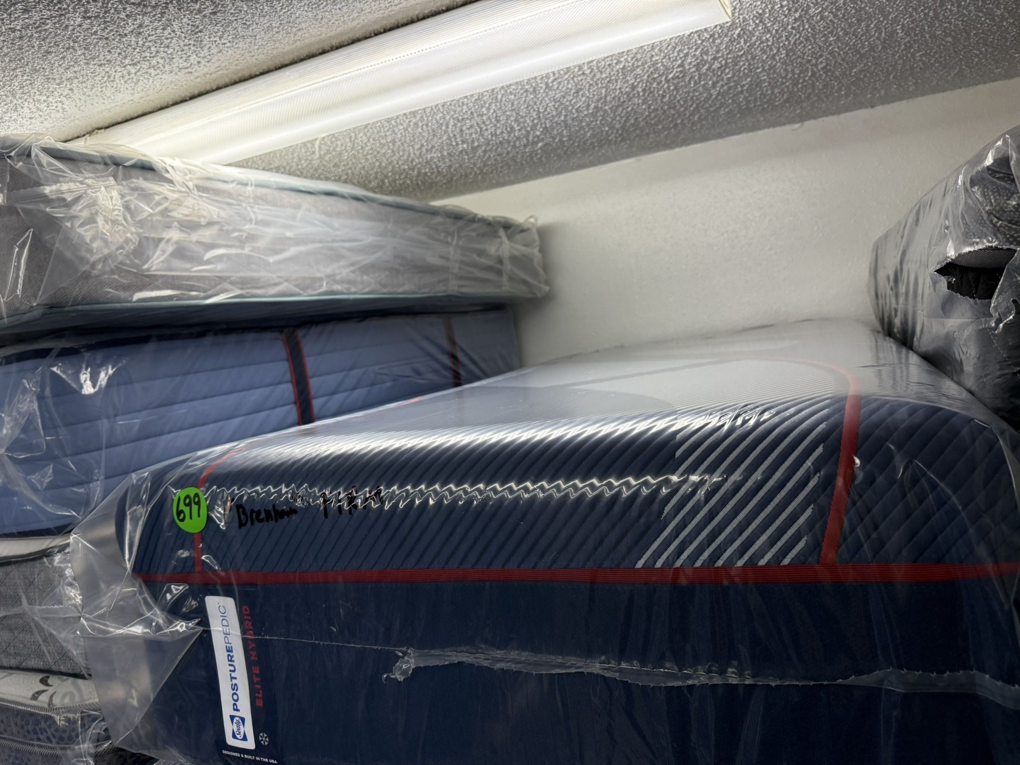 TWIN XL SEALY POSTUREPEDIC ELITE HYBRID MATTRESS & BOX SPRING BED SET