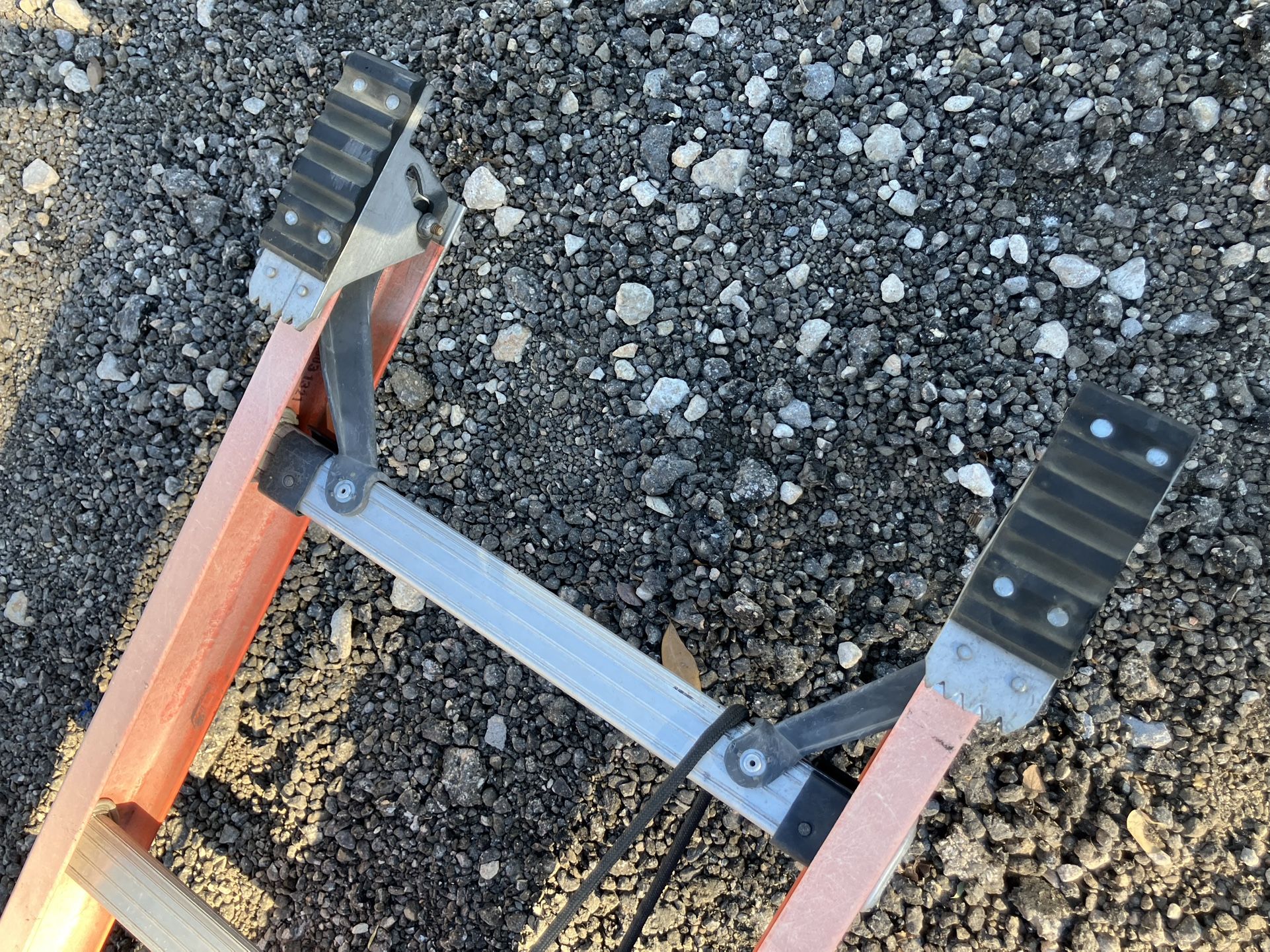 Extendable ladder Up To 32 Foot