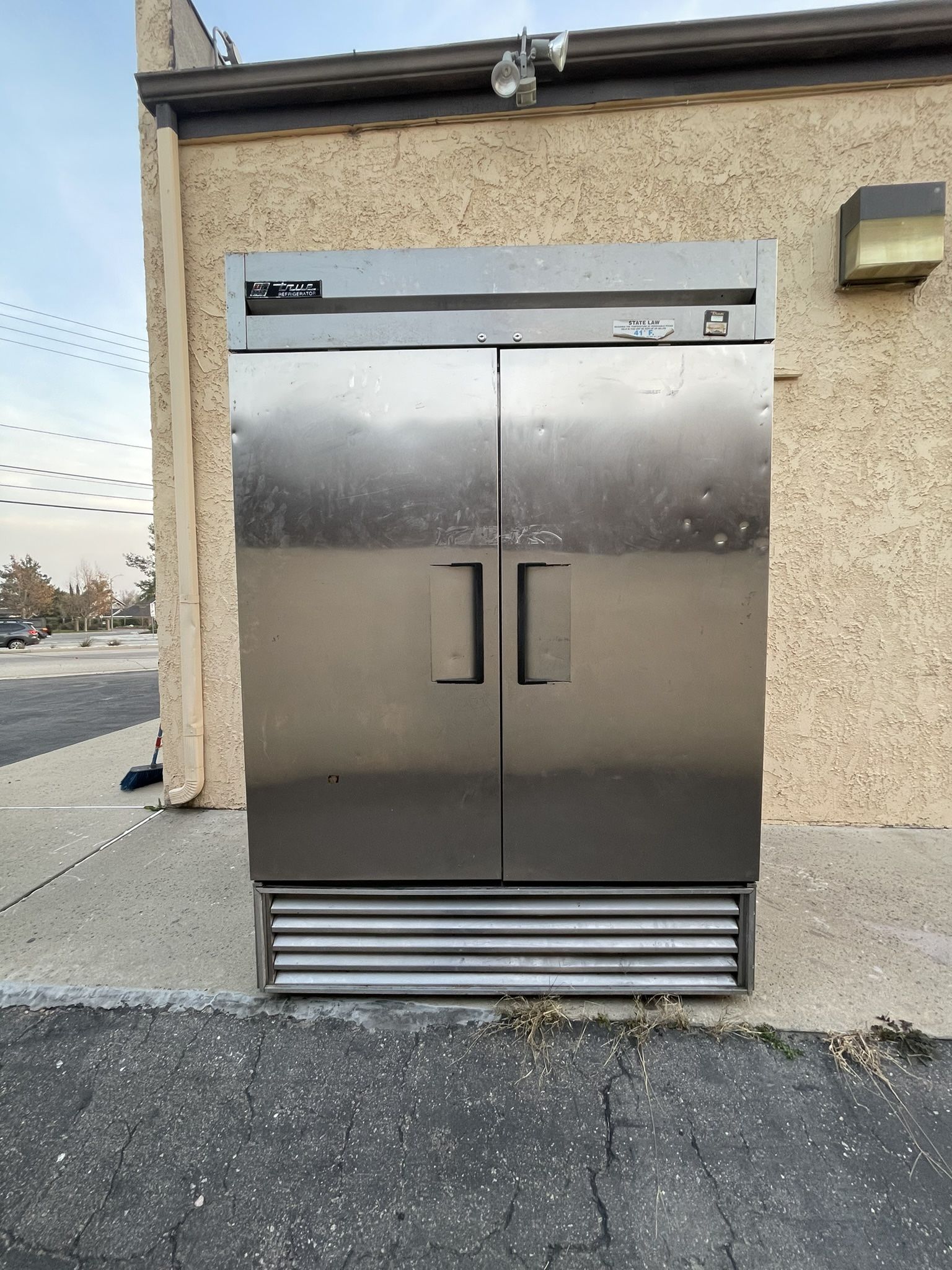 Refrigerador Comercial Usado de puerta doble marca True  $800