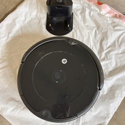iRobot Roomba Robot Vacuum + Dock – Works, Budget Option